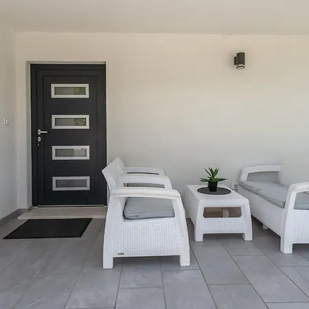 Riki By Interhome * Koromačno